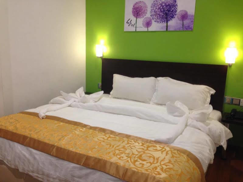 Hotel Zamburger Nur Ramadhan - Previously G Home Hotel Kota Bharu Buitenkant foto